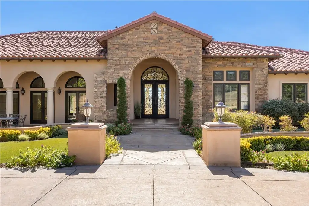 10727 W Stallion Ranch Road, Shadow Hills, CA 91040 - Image #1