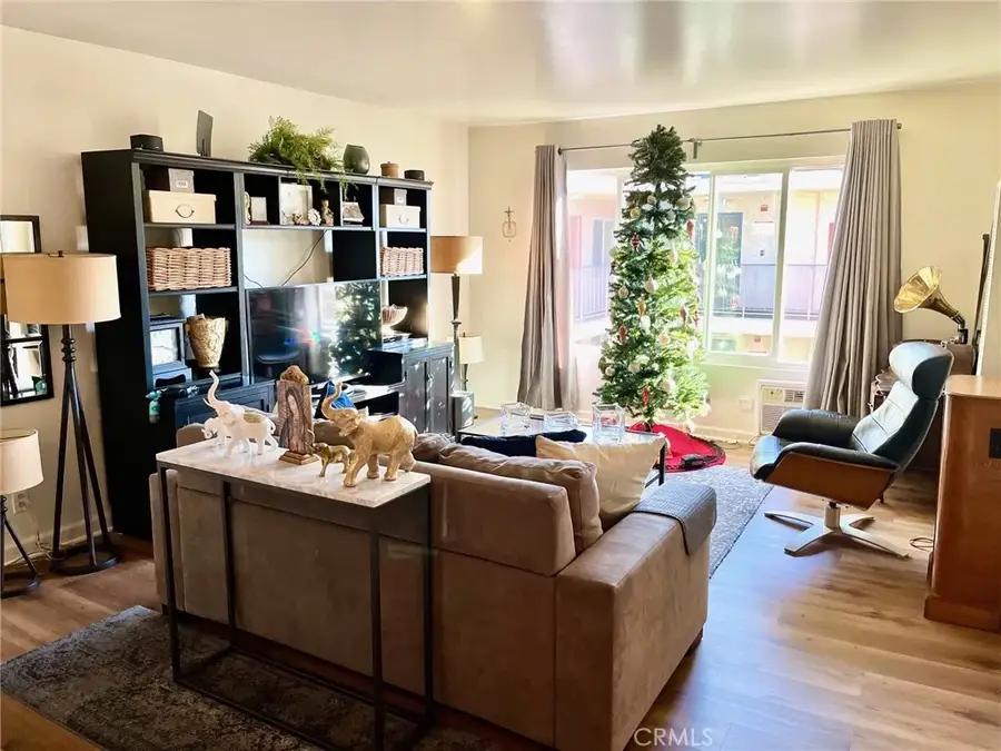 20327 Saticoy #304, Winnetka, CA 91306 - Image #3