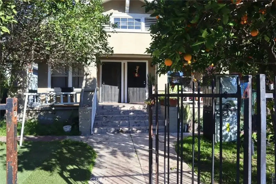 219 W 51st, Los Angeles, CA 90037 - Image #2