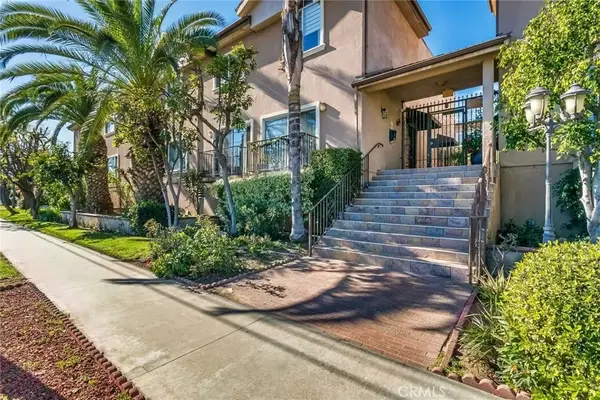 6525 Woodman Avenue #11, Valley Glen, CA 91401