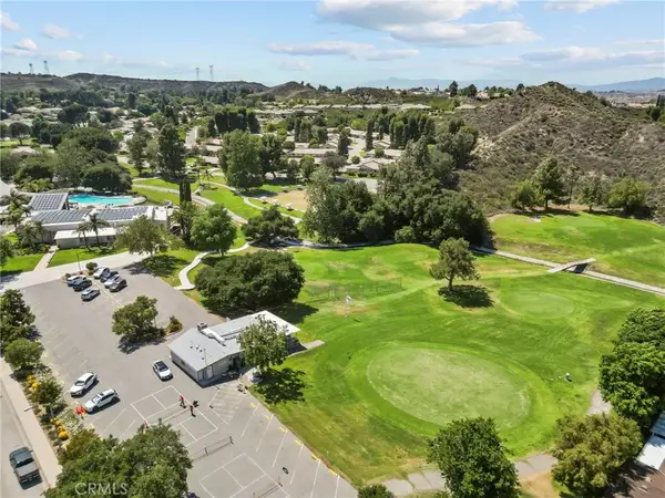 19122 Avenue Of The Oaks, Newhall, CA 91321