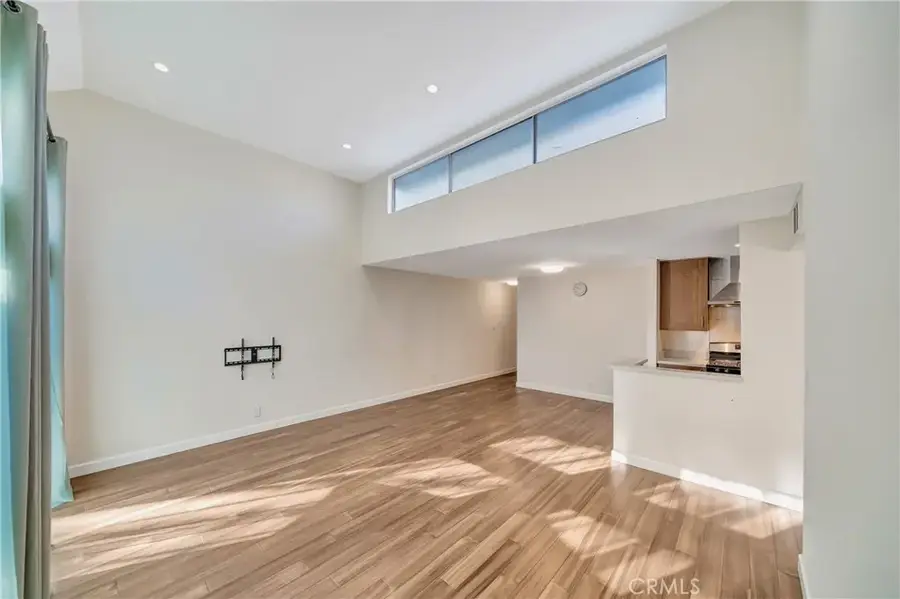 5700 Etiwanda Avenue #280, Tarzana, CA 91356 - Image #3