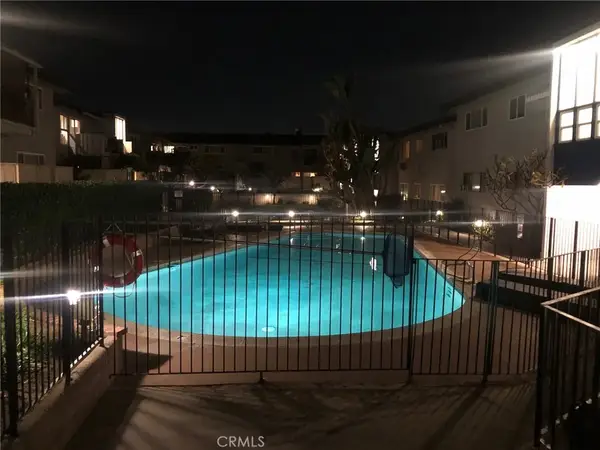 6301 Coldwater Canyon #27, North Hollywood, CA 91606