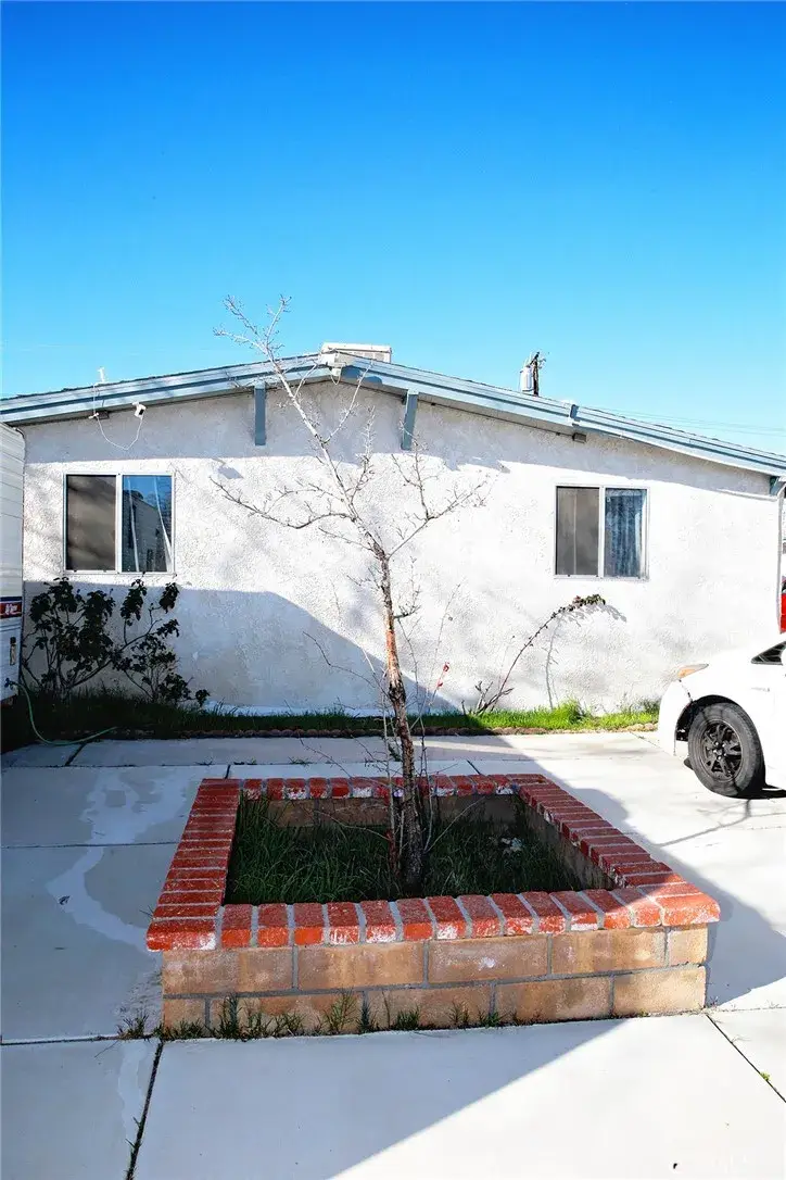 44129 Carolside, Lancaster, CA 93535 - Image #2