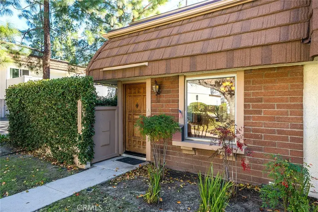 10214 Larwin Ave #7, Chatsworth, CA 91311 - Image #1