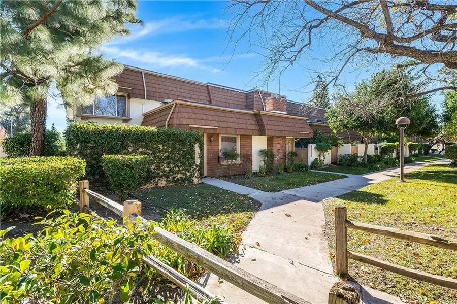 10214 Larwin Ave #7, Chatsworth, CA 91311 - Image #2