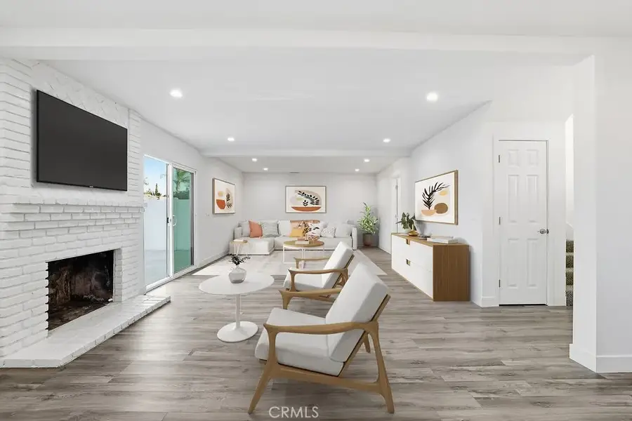 11062 Oneida Avenue, San Fernando, CA 91340 - Image #2