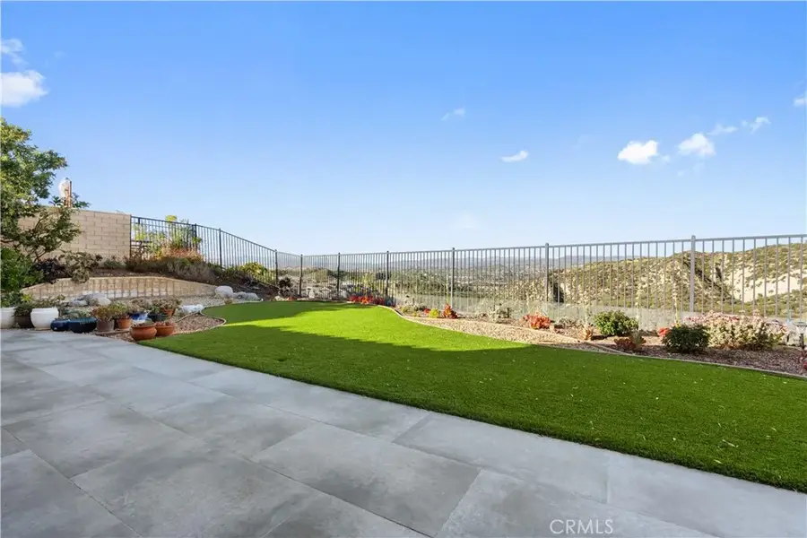 18619 Cedar Crest Drive, Canyon Country, CA 91387 - Image #2
