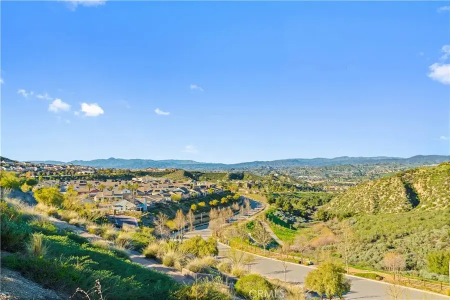 18619 Cedar Crest Drive, Canyon Country, CA 91387 - Image #3