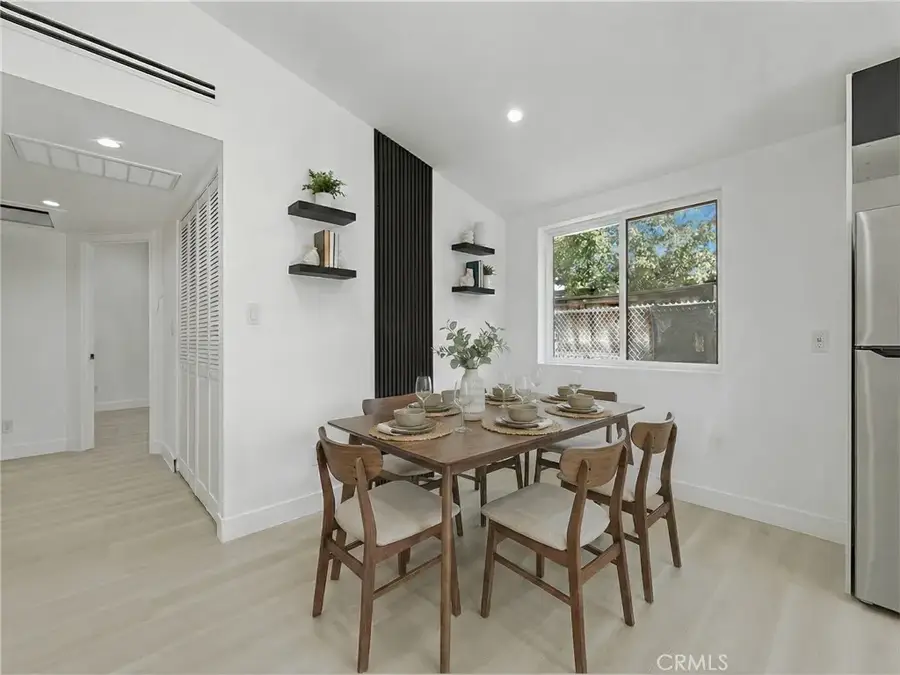 20528 Hamlin Street, Winnetka, CA 91306 - Image #3