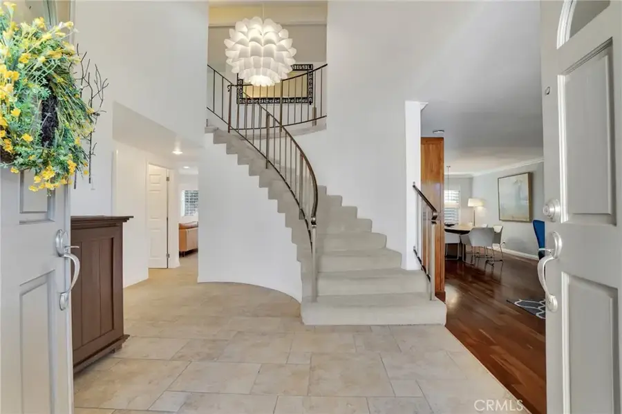 6334 Aquarius Avenue, Agoura Hills, CA 91301 - Image #2