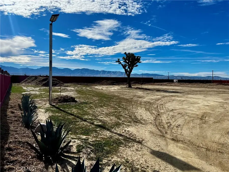 171 Ste Vic Avenue Q2, Palmdale, CA 93591 - #3