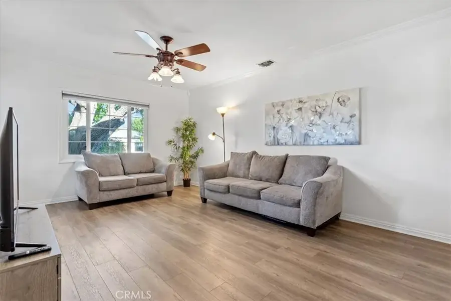 17900 Hatteras, Encino, CA 91316 - Image #2