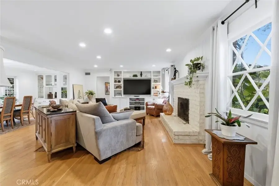 5132 Quakertown Avenue, Woodland Hills, CA 91364 - #3