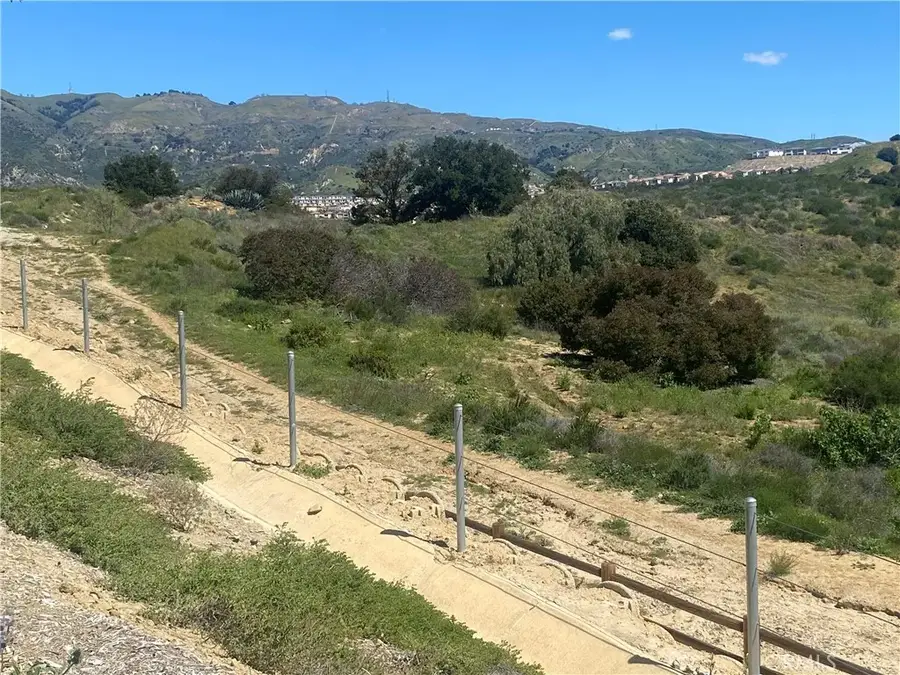 2 Coya Trail, Chatsworth, CA 91311 - #2