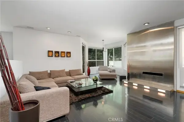 12841 Bloomfield #103, Studio City, CA 91604