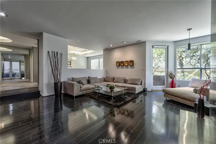 12841 Bloomfield #103, Studio City, CA 91604 - Image #2