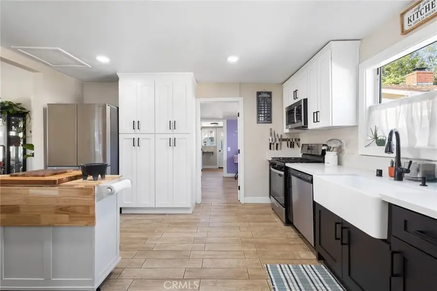 25157 Atwood, Newhall, CA 91321 - Image #3