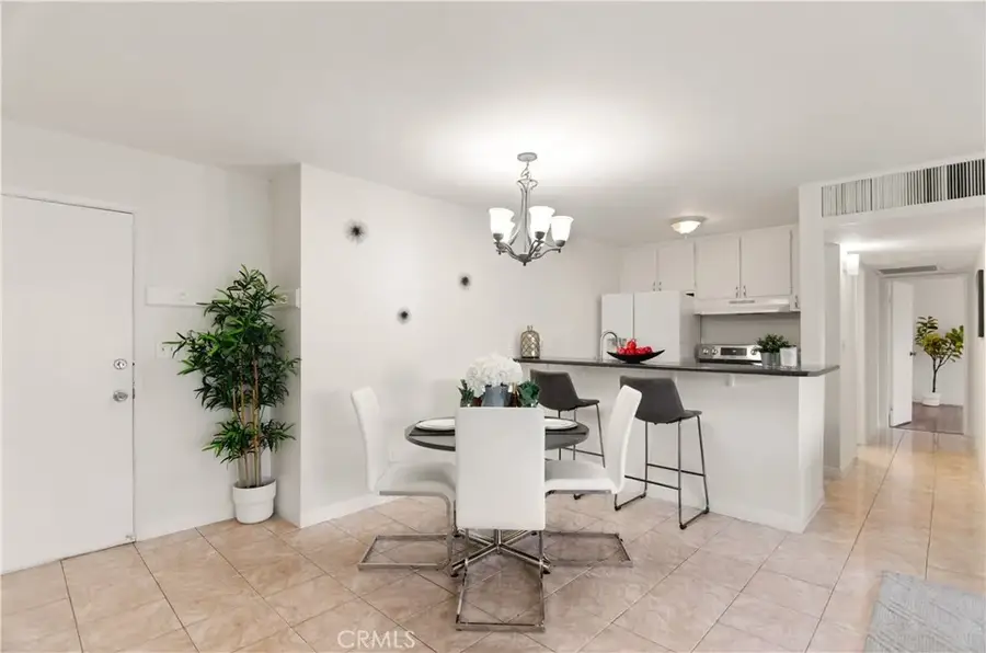 8601 International, Canoga Park, CA 91304 - Image #3