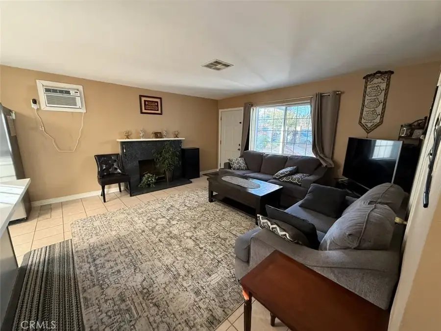 19512 Leadwell, Reseda, CA 91335 - Image #3