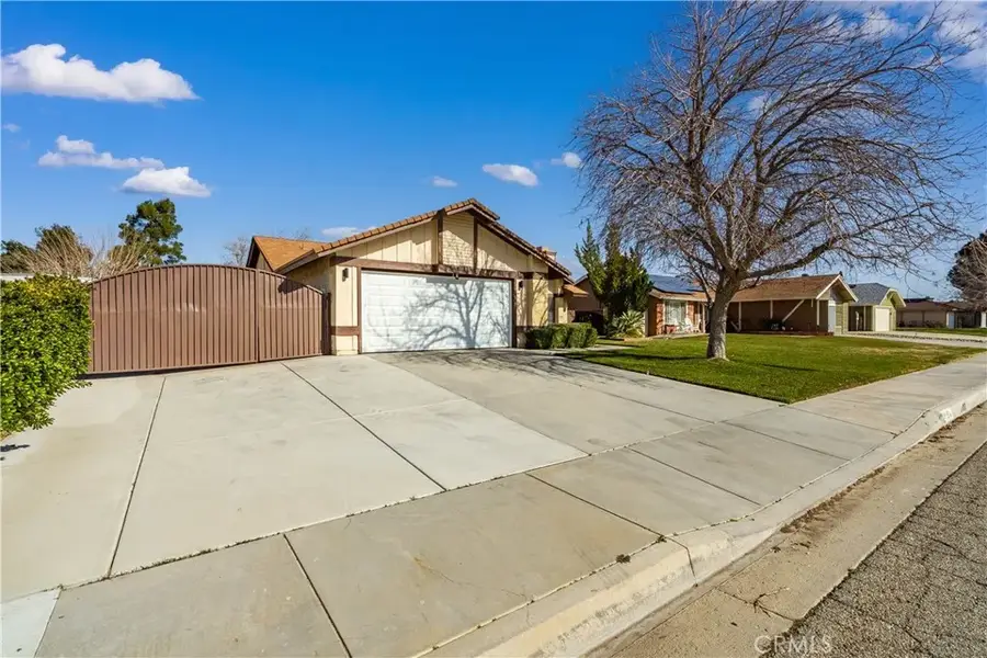 2741 W Avenue L4, Lancaster, CA 93536 - Image #3