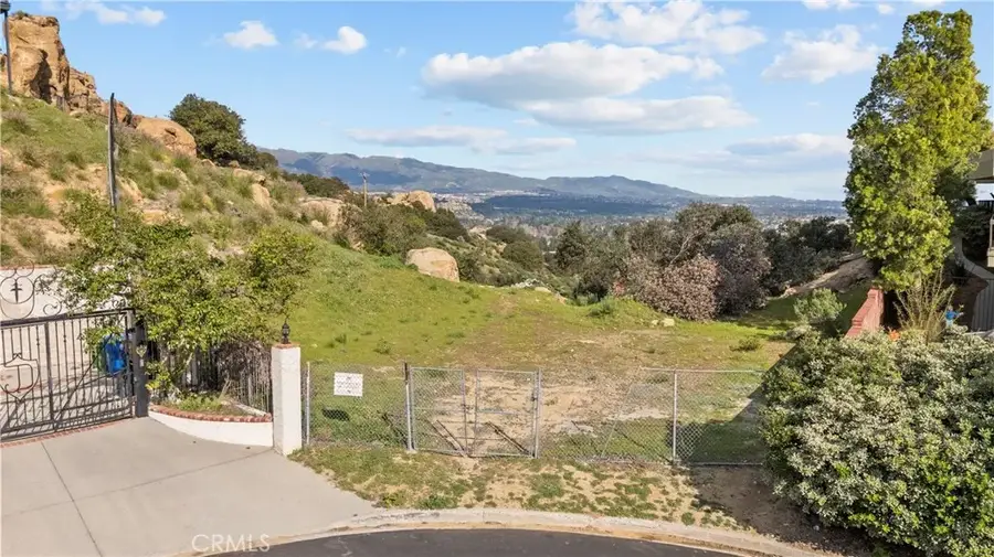 22882 Trigger St, Chatsworth, CA 91311 - Image #3