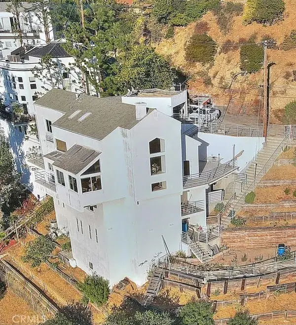 2579 Leicester Drive, Los Angeles, CA 90046