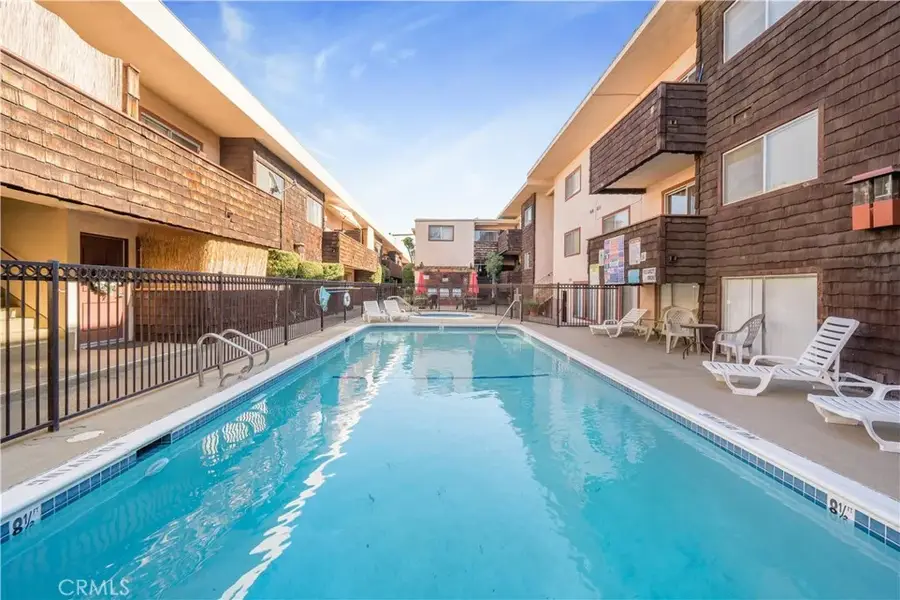 5403 Newcastle Avenue #12, Encino, CA 91316 - Image #3
