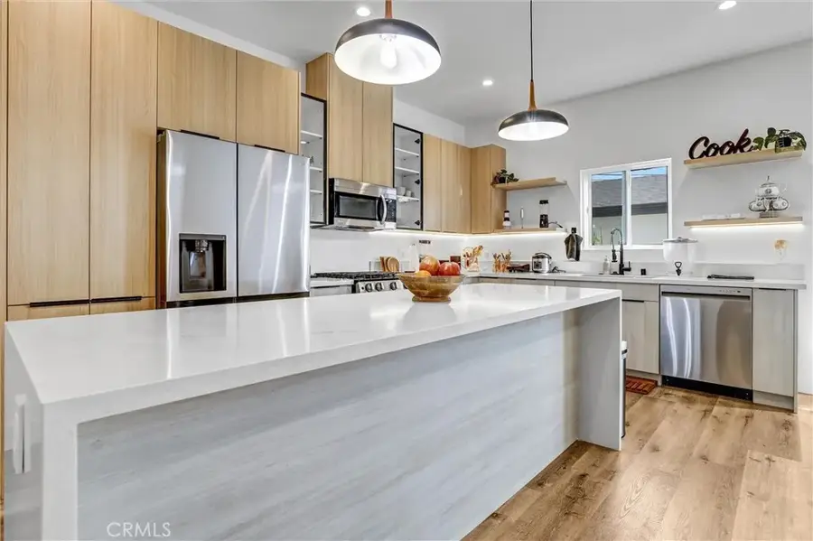 6900 Corbin Avenue, Reseda, CA 91335 - Image #2