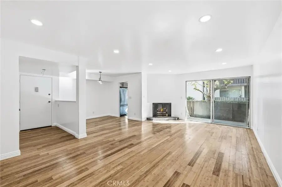 15030 Victory Boulevard #103, Van Nuys, CA 91411 - Image #2