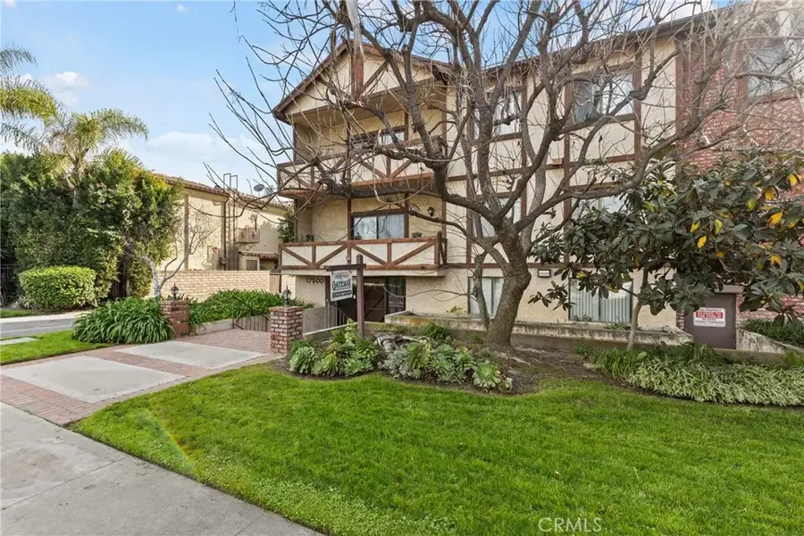 17500 Sherman Way #102, Van Nuys, CA 91406 - Image #2