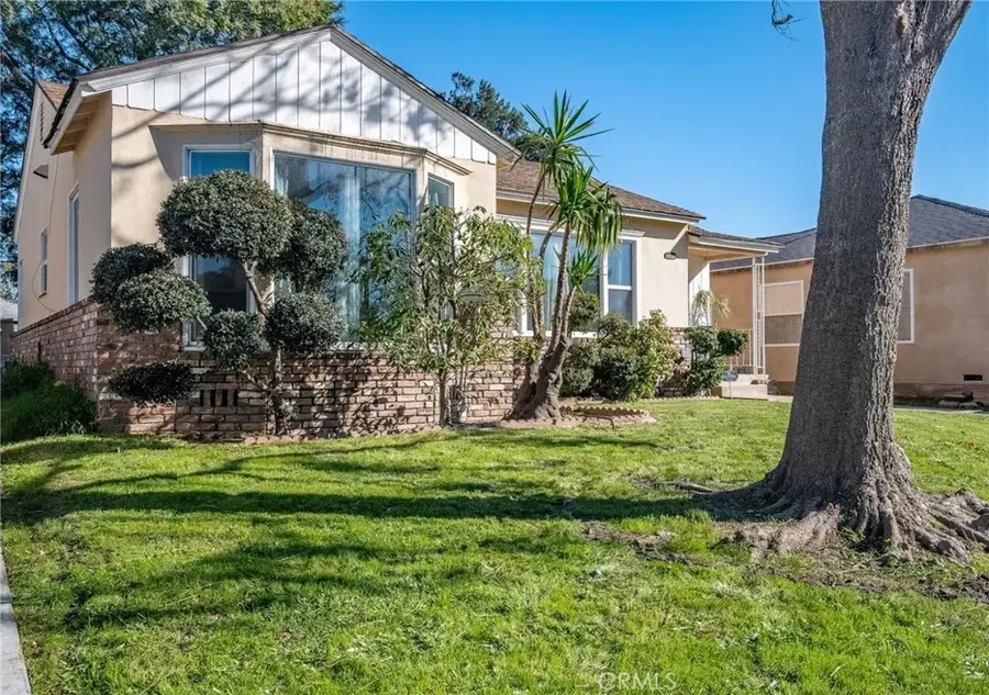 6630 Mclennan, Lake Balboa, CA 91406 - Image #3