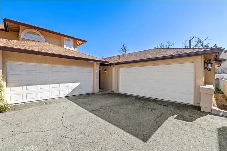 22914 Banyan Place #202, Saugus, CA 91390 - Image #2