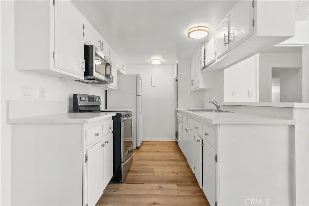 8649 Sunland Boulevard #5, Sun Valley, CA 91352 - Image #1