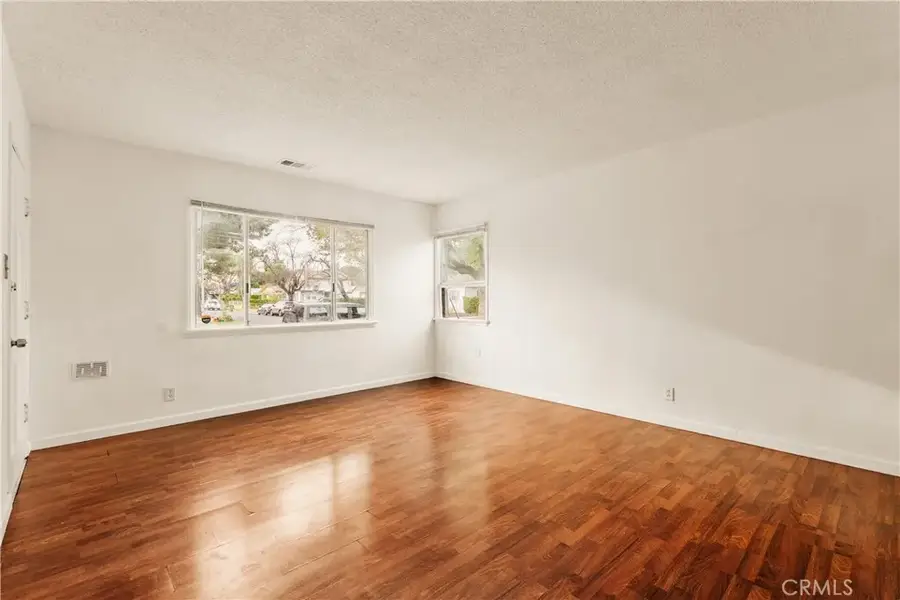 6916 Wystone Avenue, Reseda, CA 91335 - Image #2