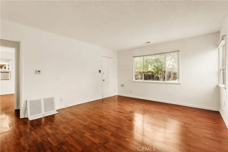 6916 Wystone Avenue, Reseda, CA 91335 - Image #3