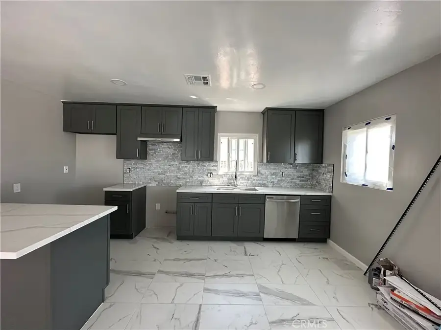 425 Elm, Inglewood, CA 90301 - #2