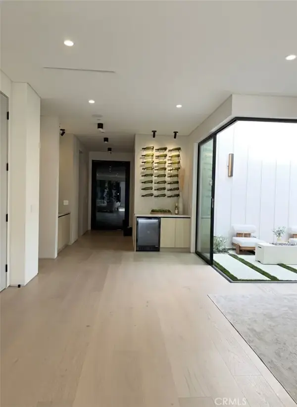 14738 Otsego Street, Sherman Oaks, CA 91403