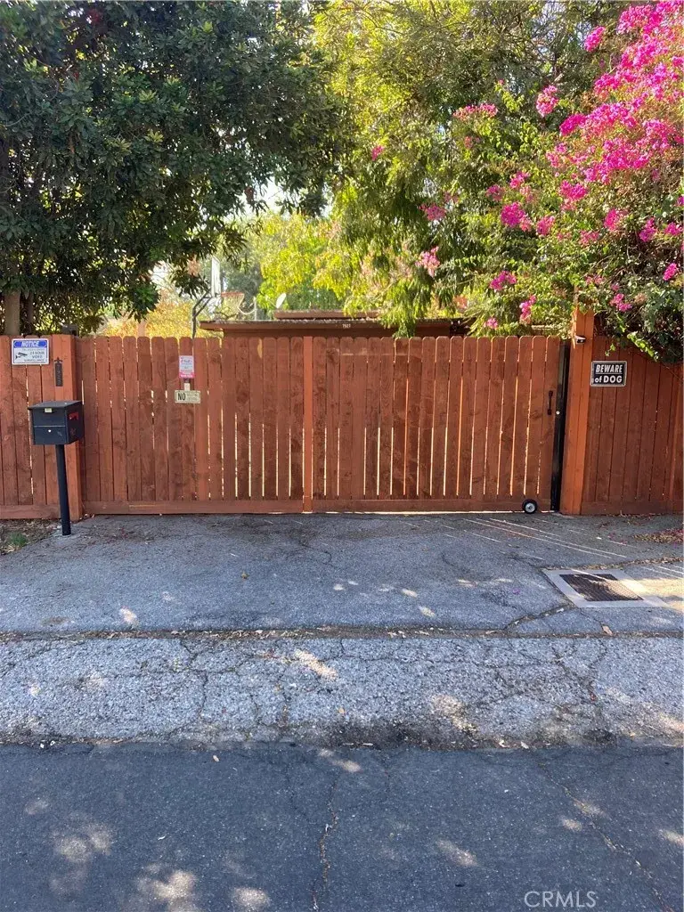 7927 Paso Robles Avenue, Lake Balboa, CA 91406 - #2