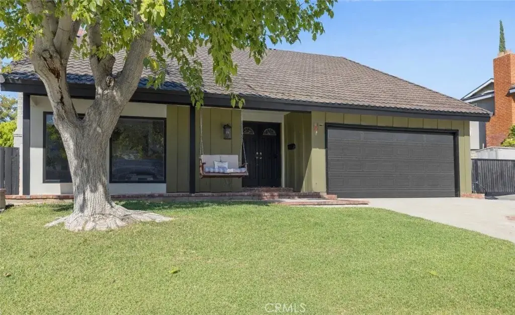 28975 Lotusgarden Dr, Canyon Country, CA 91387 - #1