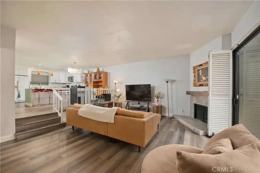 5711 Owensmouth #107, Woodland Hills, CA 91367 - #2