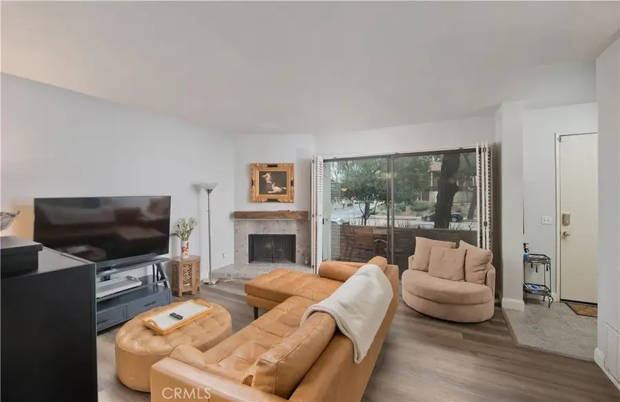 5711 Owensmouth #107, Woodland Hills, CA 91367 - #3