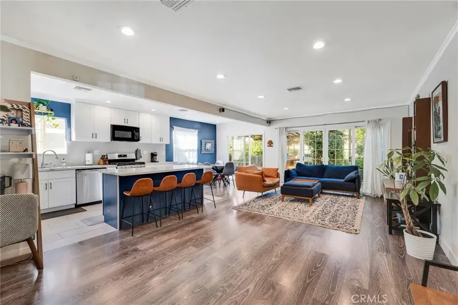 7037 Tunney Avenue, Reseda, CA 91335 - #3