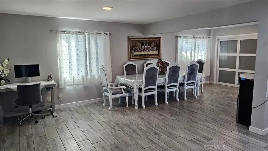 3205 Durrwood, Bakersfield, CA 93304 - #3