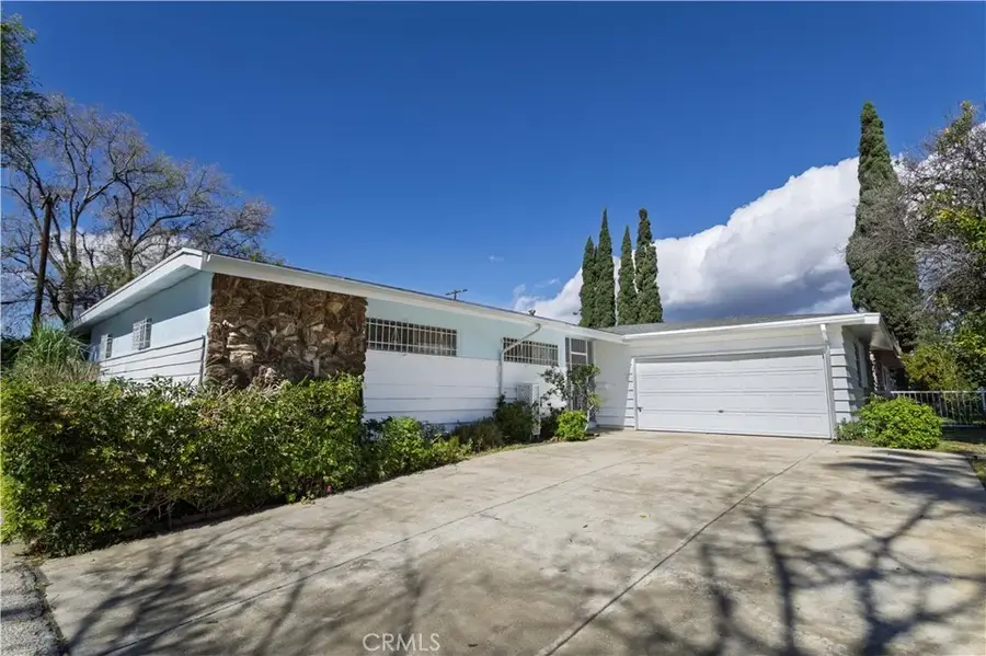 8811 Hayvenhurst Avenue, North Hills, CA 91343 - #2