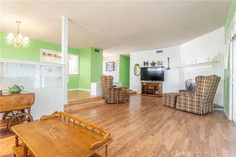 8811 Hayvenhurst Avenue, North Hills, CA 91343 - #3