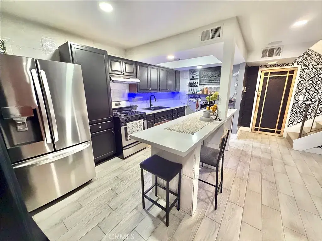 15555 Nordhoff #10, North Hills, CA 91343 - #1