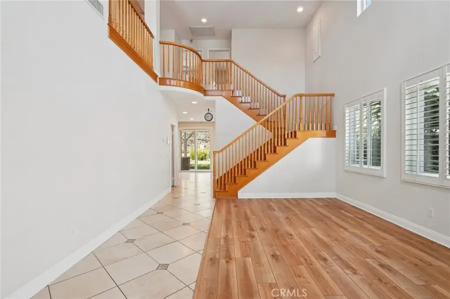 28643 Silverking, Saugus, CA 91390 - #3