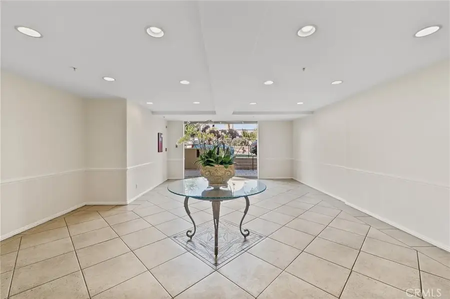 10824 Bloomfield #108, North Hollywood, CA 91602 - #3