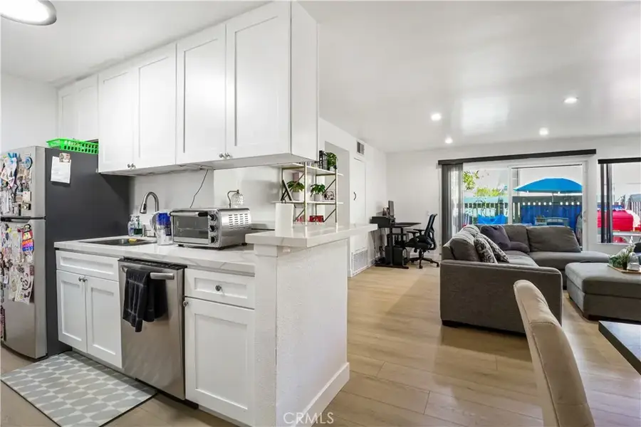 5700 Etiwanda #105, Tarzana, CA 91356 - #2